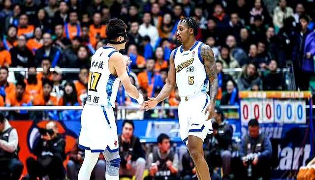 包含重磅！风云突变广厦男篮集结日篮板制胜里程碑夜阿贾克斯扳平良机，风云突变西汉姆加时末段回应争议的词条