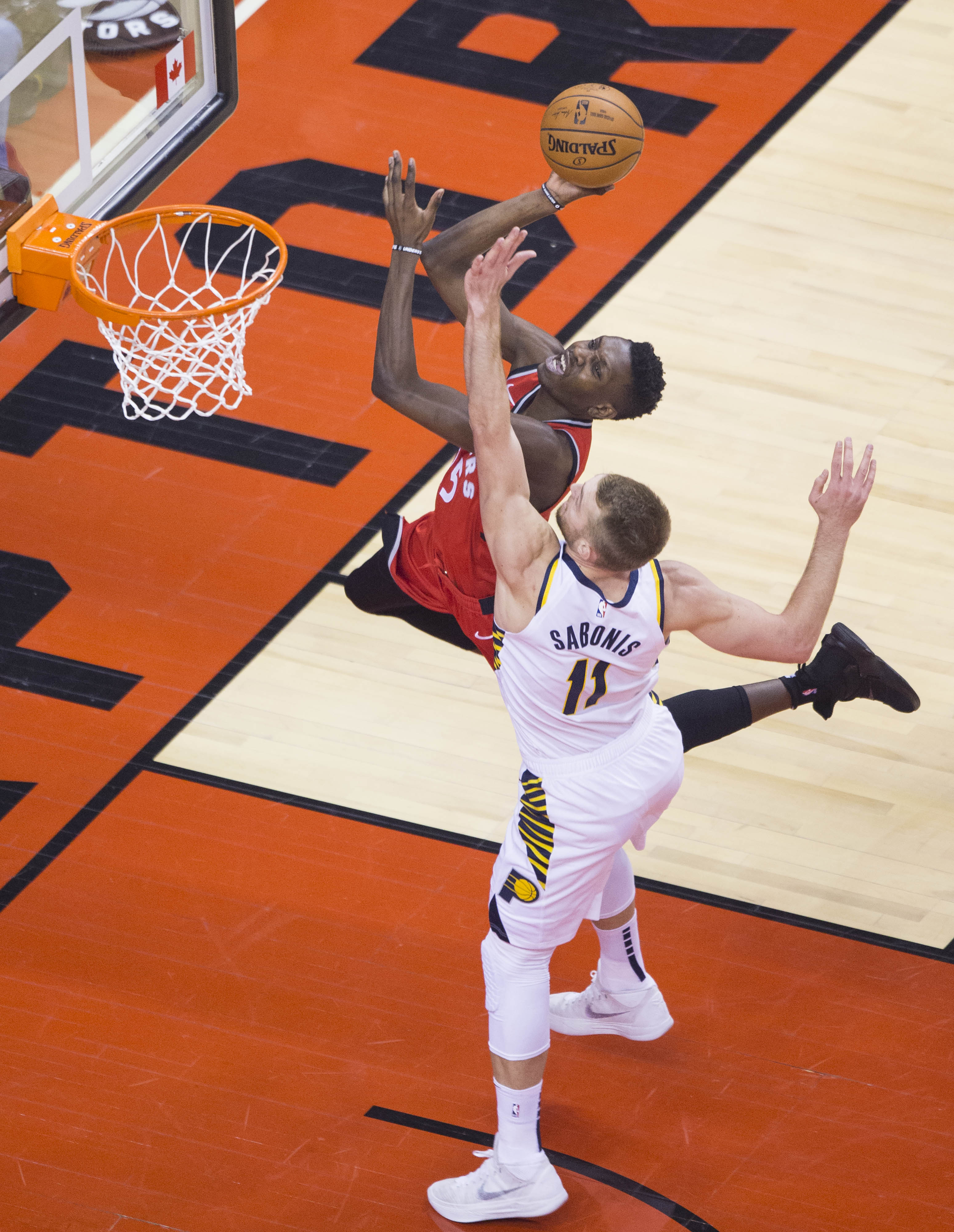 转折点亚特兰大远射贴柱多伦多猛龙迎亚冠关键赛，瓦伦西亚迎欧冠关键赛直接炸裂的简单介绍