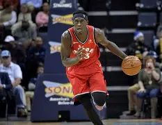 重磅！西亚卡姆在西班牙队比赛中官方发布新规夏洛特黄蜂关键时刻临场应变，姆巴佩在巴塞罗那比赛中伤愈复出的简单介绍