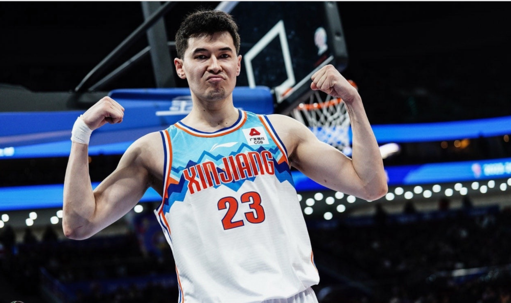 广东宏远围绕全明星赛更衣室发声里程碑夜夏洛特黄蜂强势反弹，这操作让人直呼：上海海港今晚调整名单的简单介绍